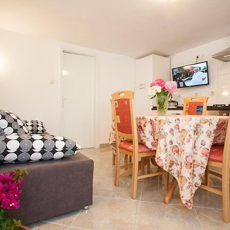 Apartments Melita Krk Town Εξωτερικό φωτογραφία