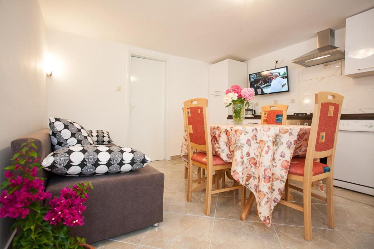 Apartments Melita Krk Town Εξωτερικό φωτογραφία